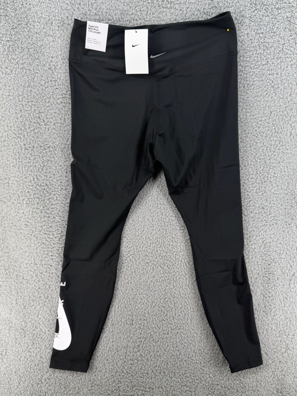 Nike Tight Fit / 7/8‎ Length Black “Just Do It” Women’s Leggings Size Large